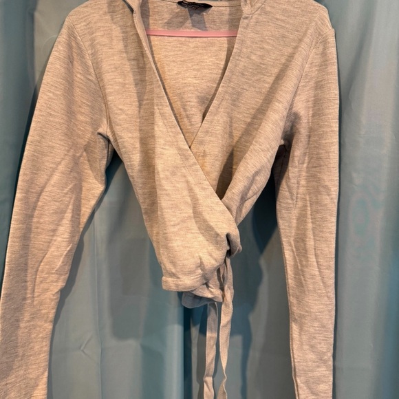 Moda International Light Gray Top - Picture 1 of 4
